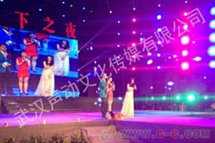 點(diǎn)亮舞臺之光 光束燈出租的必要性與選擇指南